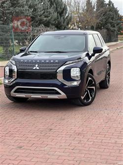 ميتسوبيشي اوتلاندر